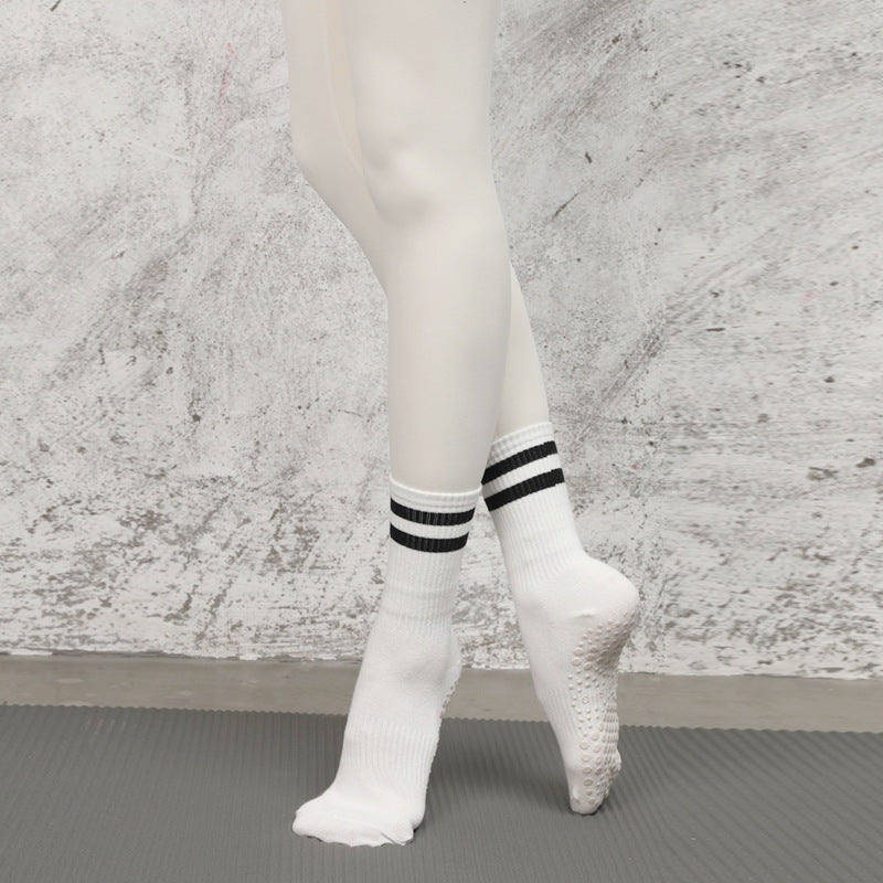 Stripe Design Quarter Length Pilates Grip Socks White